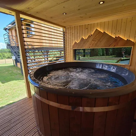 House Beskidy - Dom Z Drzewa Ksiezycowego Z Sauna I Balia Jacuzzi!! شقة
