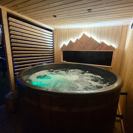House Beskidy - Dom Z Drzewa Ksiezycowego Z Sauna I Balia Jacuzzi!! شقة Slemien